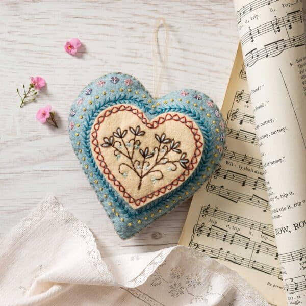 embroidery heart felt kit by corinne lapierre