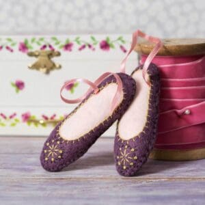 Dancing shoes felt craft kit by Corinne Lapierre