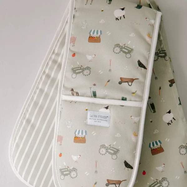 Country Farm Oven Gloves by Laura Fisher